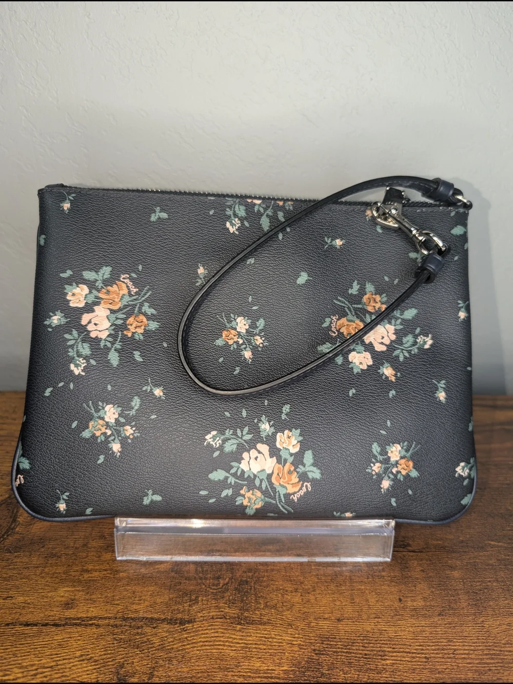 NWT Coach Gallery Rose Bouquet Pouch